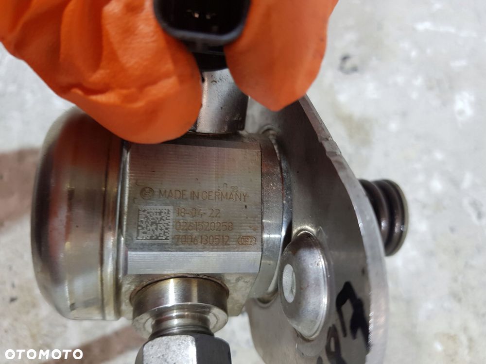 pompa paliwa 7642466 bmw f33 f36 g20 g21 2.0b b48b20b - 6
