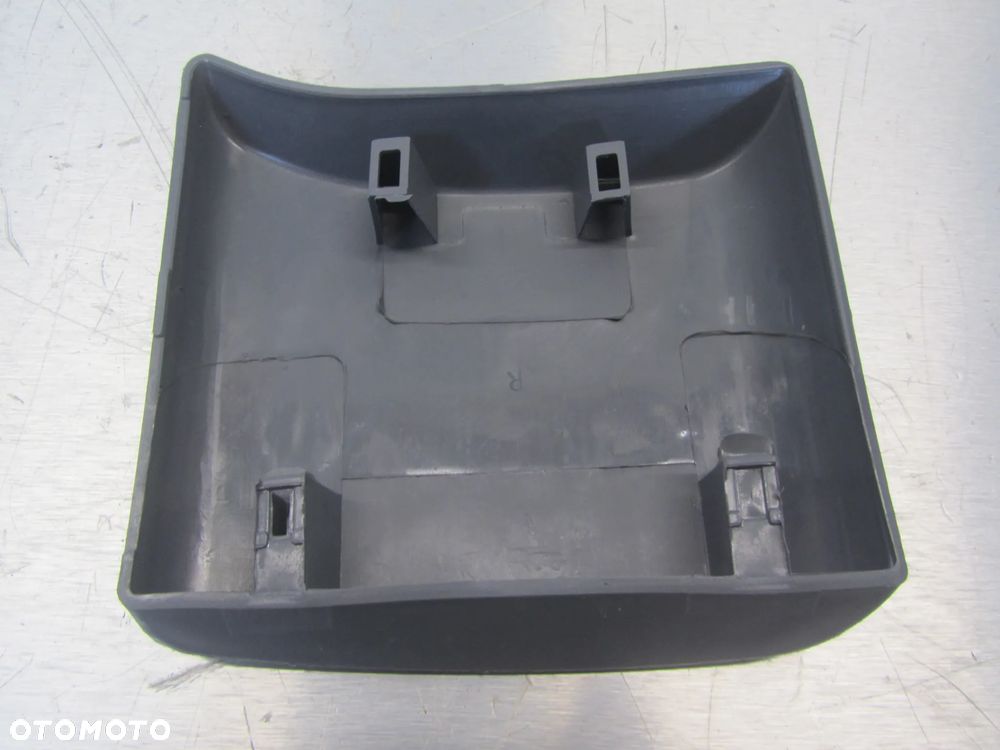 Renault Trafic-Vivaro 01-14 listwa na słupek prawy bok x5 - 2