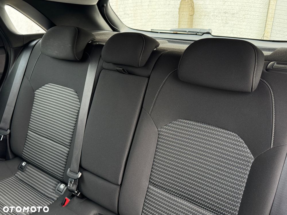 Kia Ceed 1.5 T-GDI M - 12