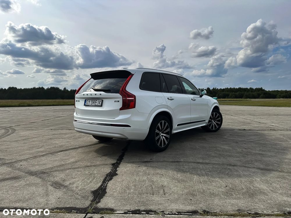 Volvo XC 90 - 9