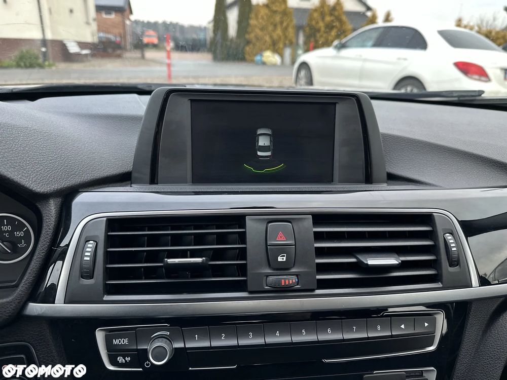 BMW Seria 3 320d Edition Luxury Line Purity - 29