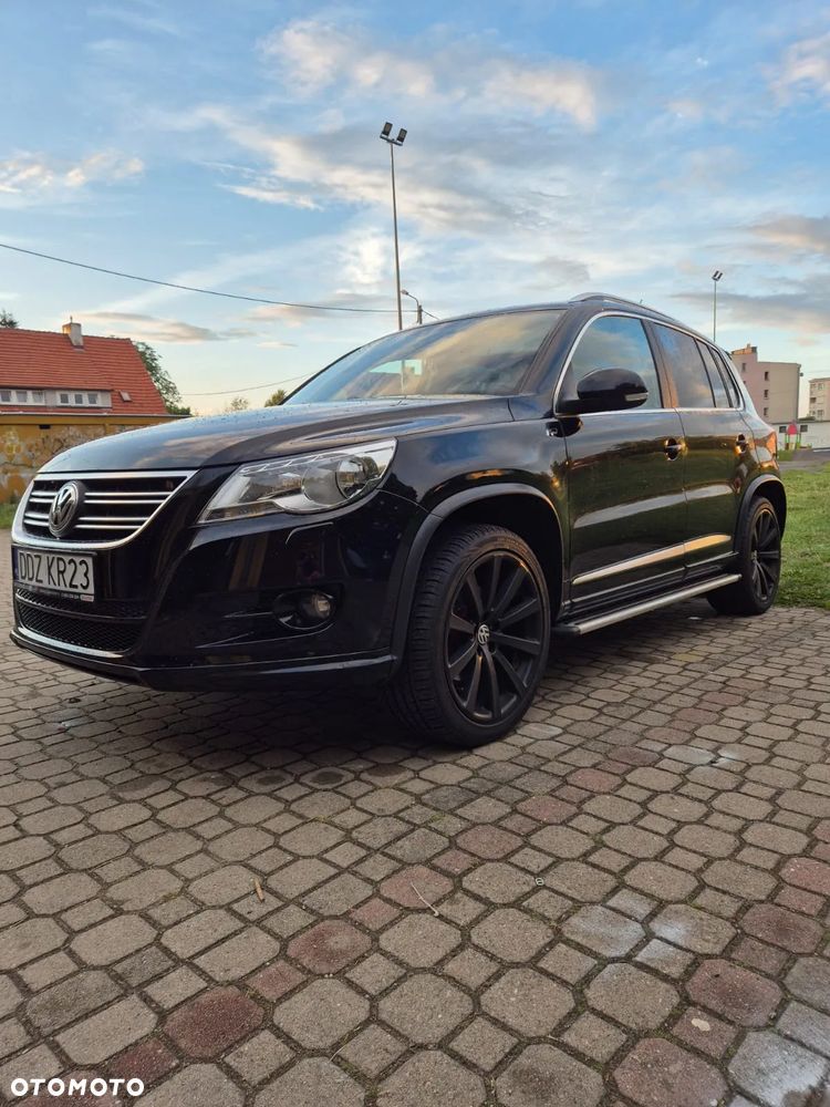 Volkswagen Tiguan - 1