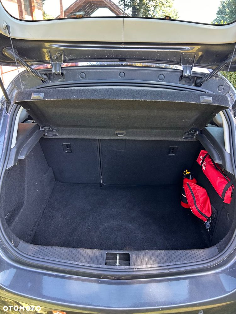 Opel Astra 1.4 T Cosmo - 14