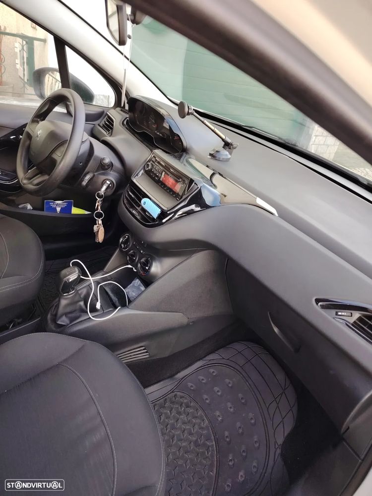 Peugeot 208 1.4 HDi - 5
