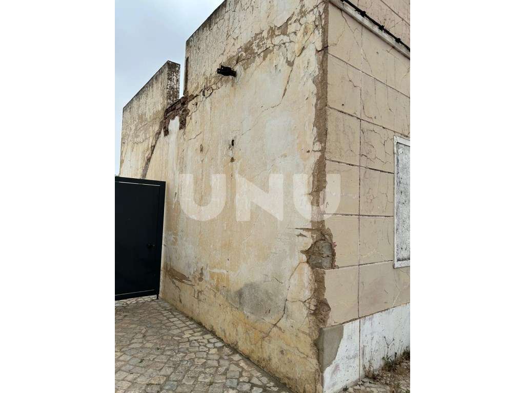 Casa Antiga com Potencial para Construção, em Patacão - Faro - Grande imagem: 4/4