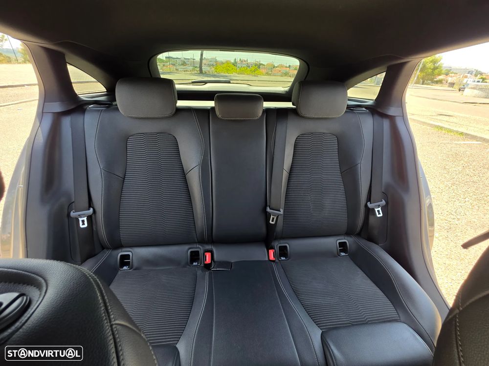 Mercedes-Benz CLA 180 - 12