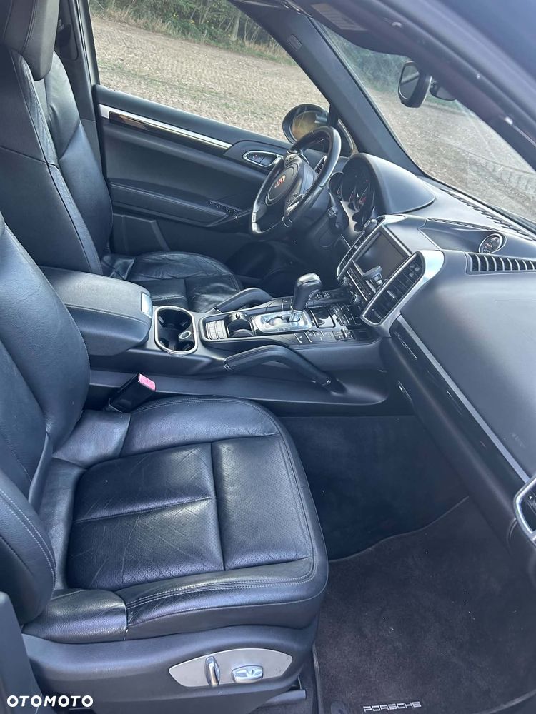 Porsche Cayenne - 27