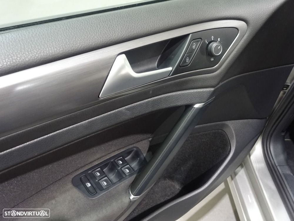 VW Golf Variant 1.6 TDi Confortline - 9