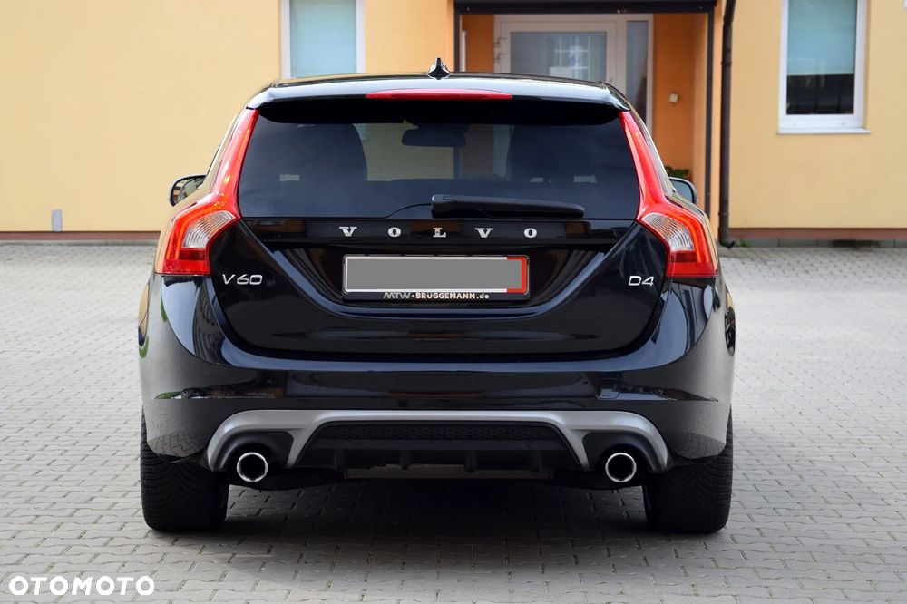 Volvo V60 D4 R-Design - 6