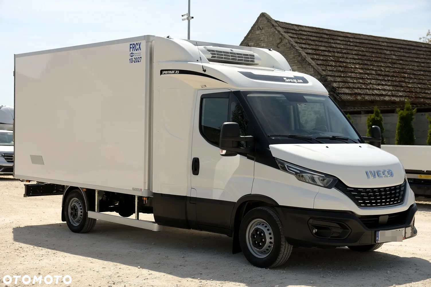 Iveco DAILY 35-180 HiMATIC Mroźnia +25/-25 * 7 PALET * THERMO KING V300 MAX * Salon PL - 11