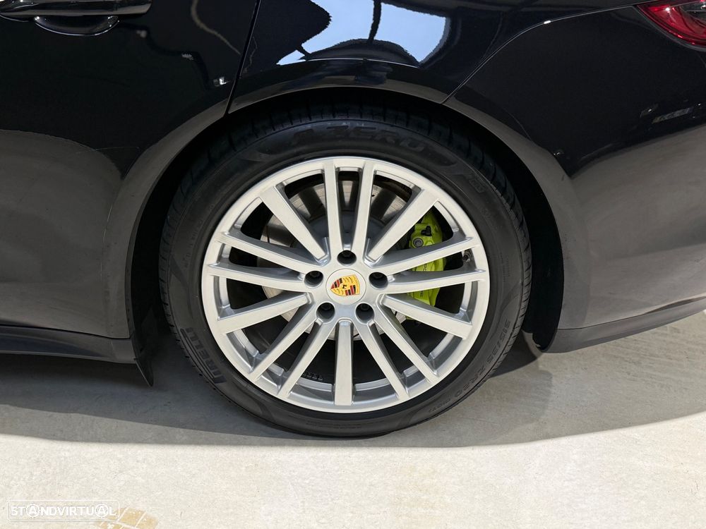 Porsche Panamera 4 E-Hybrid Executive - 17