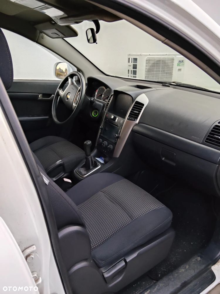 Chevrolet Captiva 2.4 LS 5os - 4