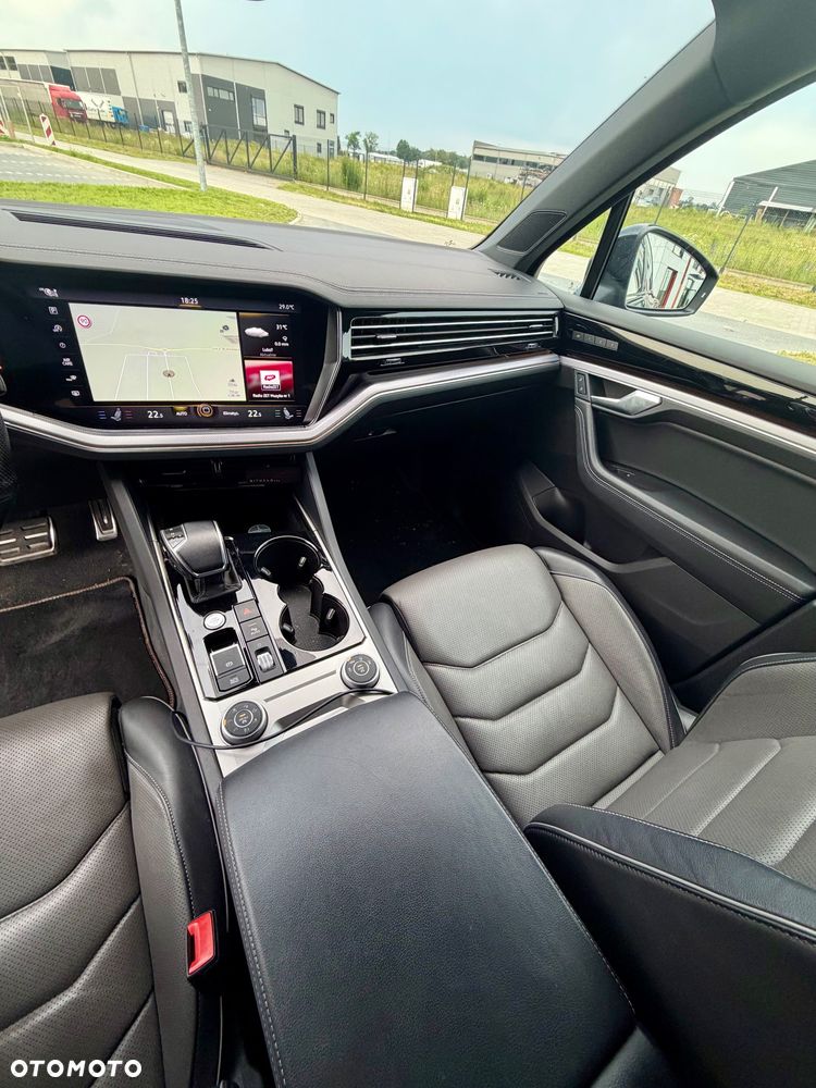 Volkswagen Touareg 3.0 V6 TDI SCR 4Mot R-Line - 16