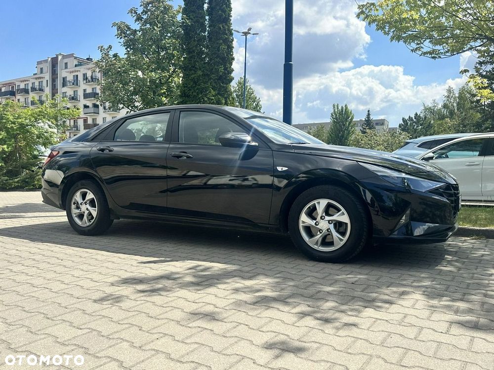 Hyundai Elantra - 4