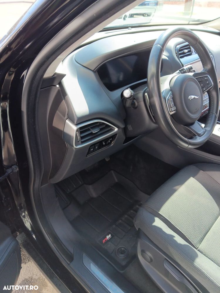 Jaguar F-Pace 20d RWD Pure - 9