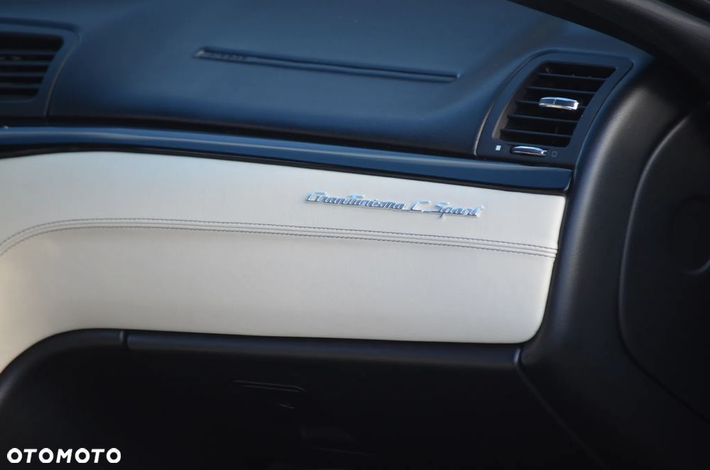 Maserati GranCabrio Sport - 34
