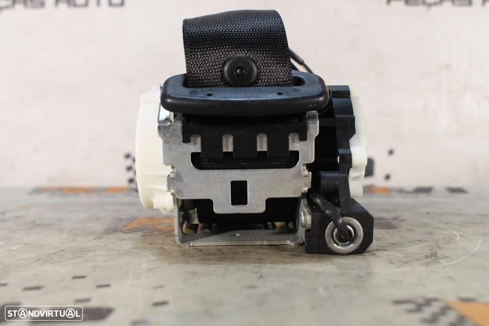 Cinto Traseiro Esquerdo Mercedes-Benz C-Class (W204)  A2048600785 / Ci - 7