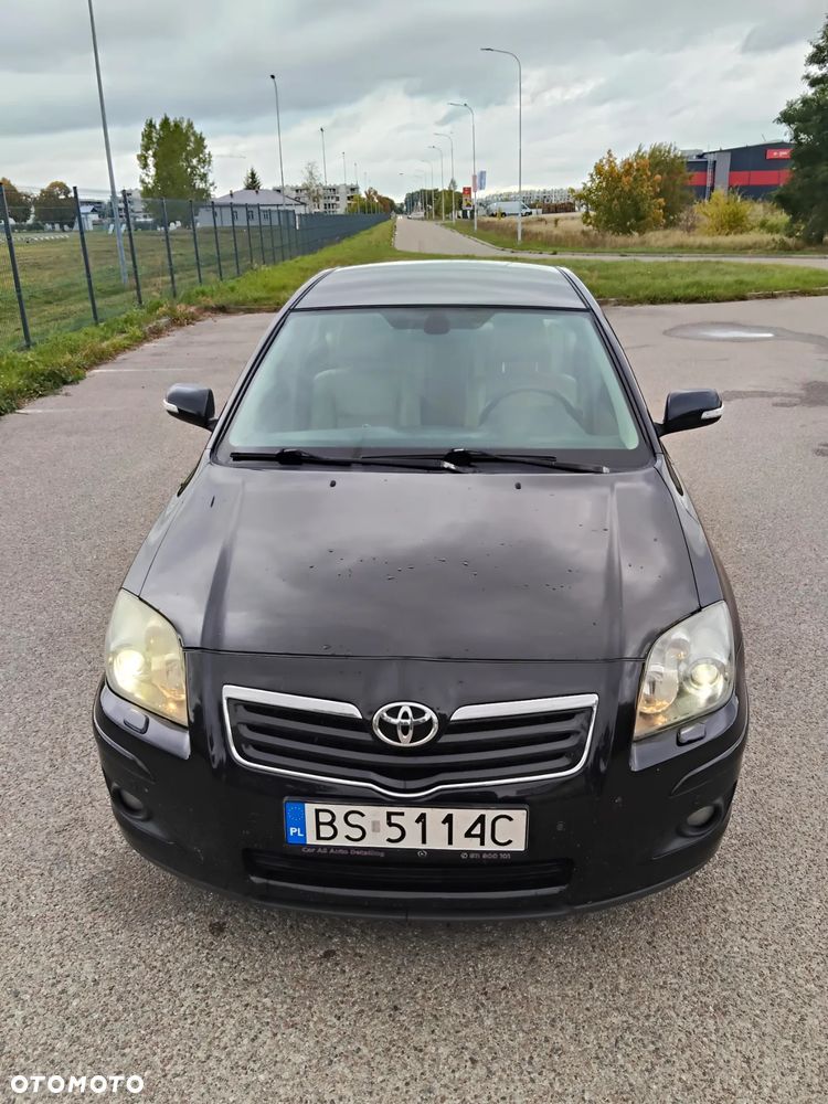 Toyota Avensis 2.2 D-4D Prestige - 2