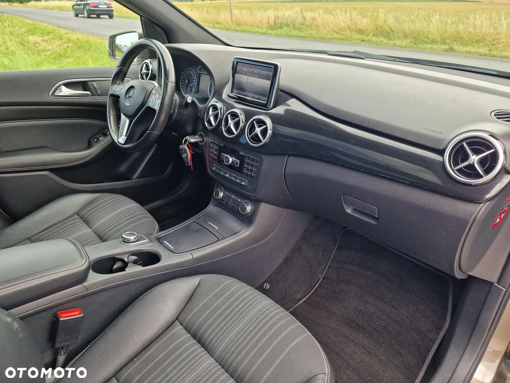 Mercedes-Benz Klasa B 200 CDI (BlueEFFICIENCY) 7G-DCT - 26
