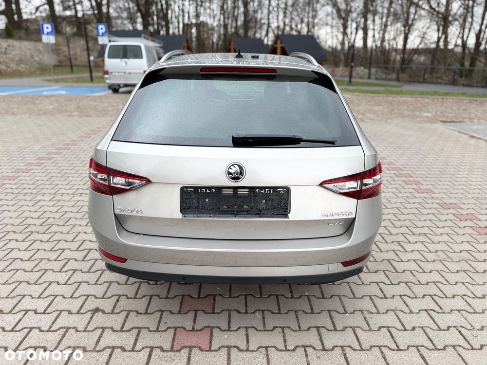 Skoda Superb 2.0 TDI 4x4 DSG Premium Edition - 28