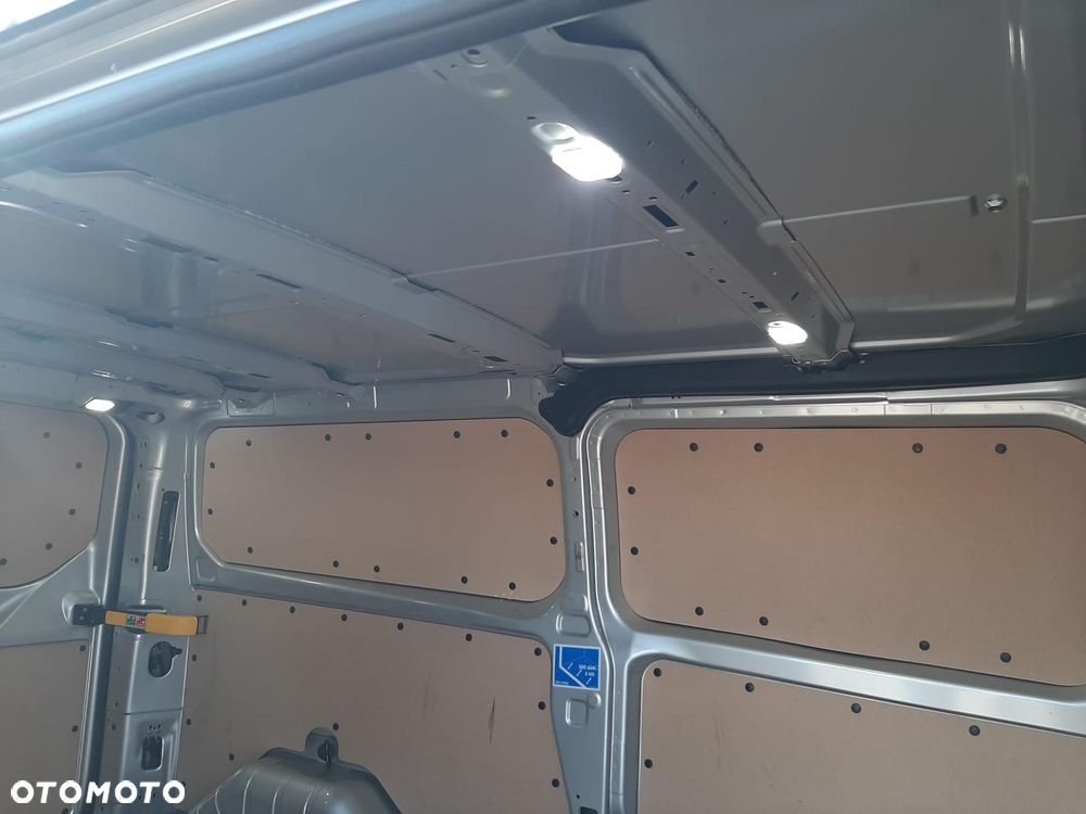 Ford Transit Custom - 11