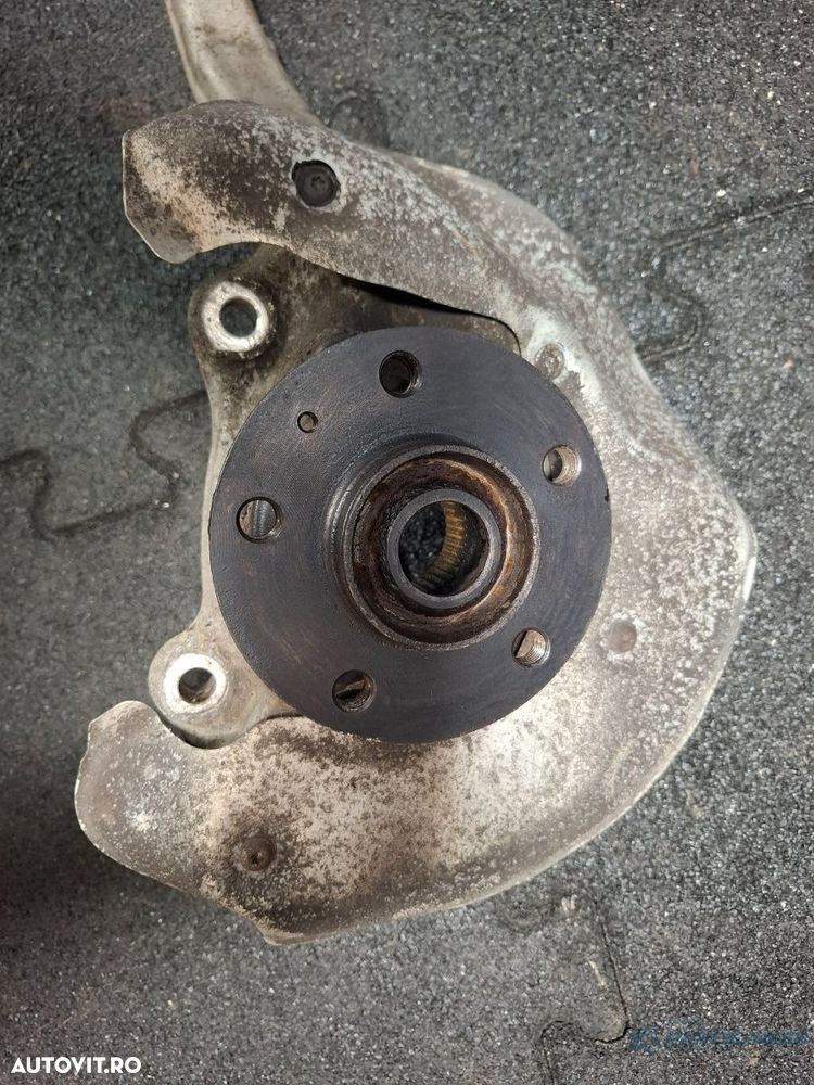 Fuzeta dreapta fata defecta AUDI A4 IV Avant 8K5, B8 2007 - 2010 TDI CAGA 8K0407254R - 4