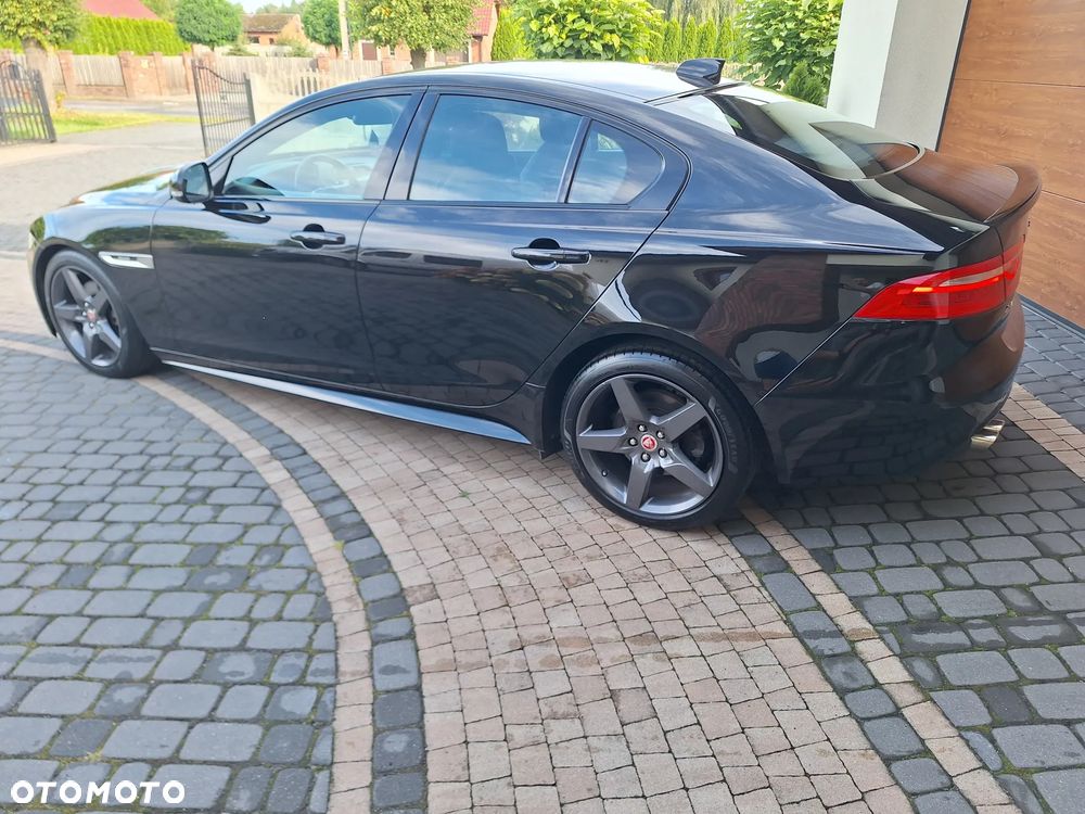 Jaguar XE 20d R-Sport - 4