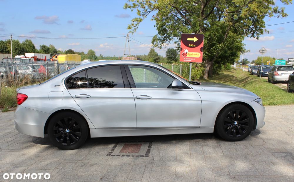 BMW Seria 3 330e iPerformance Sport Line - 4