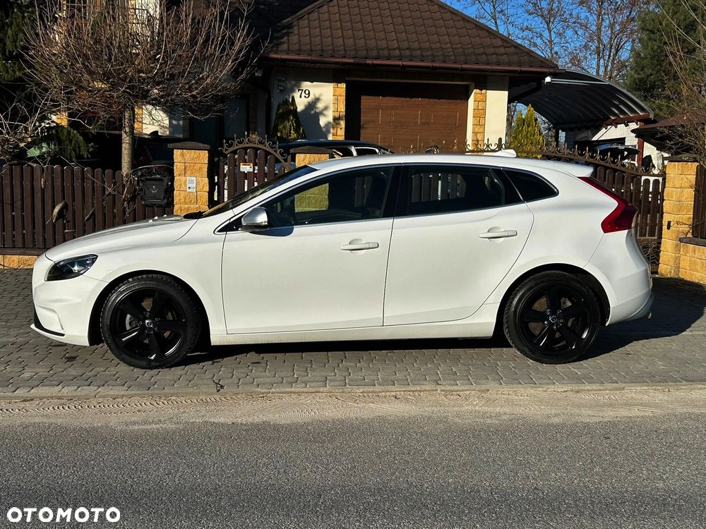 Volvo V40 D2 R Design - 25