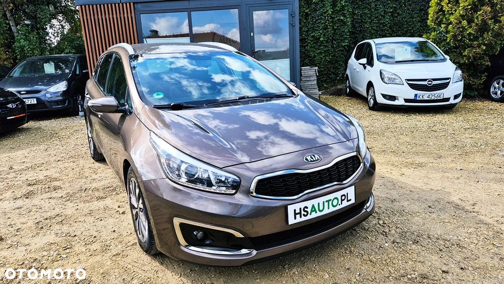 Kia Ceed 1.6 GDI ISG SW Platinum Edition - 6