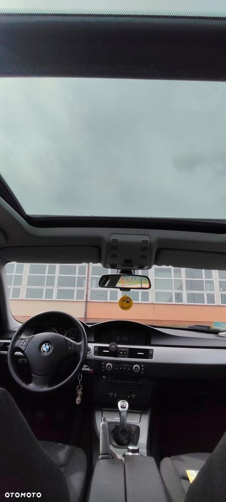 BMW Seria 3 318d - 28