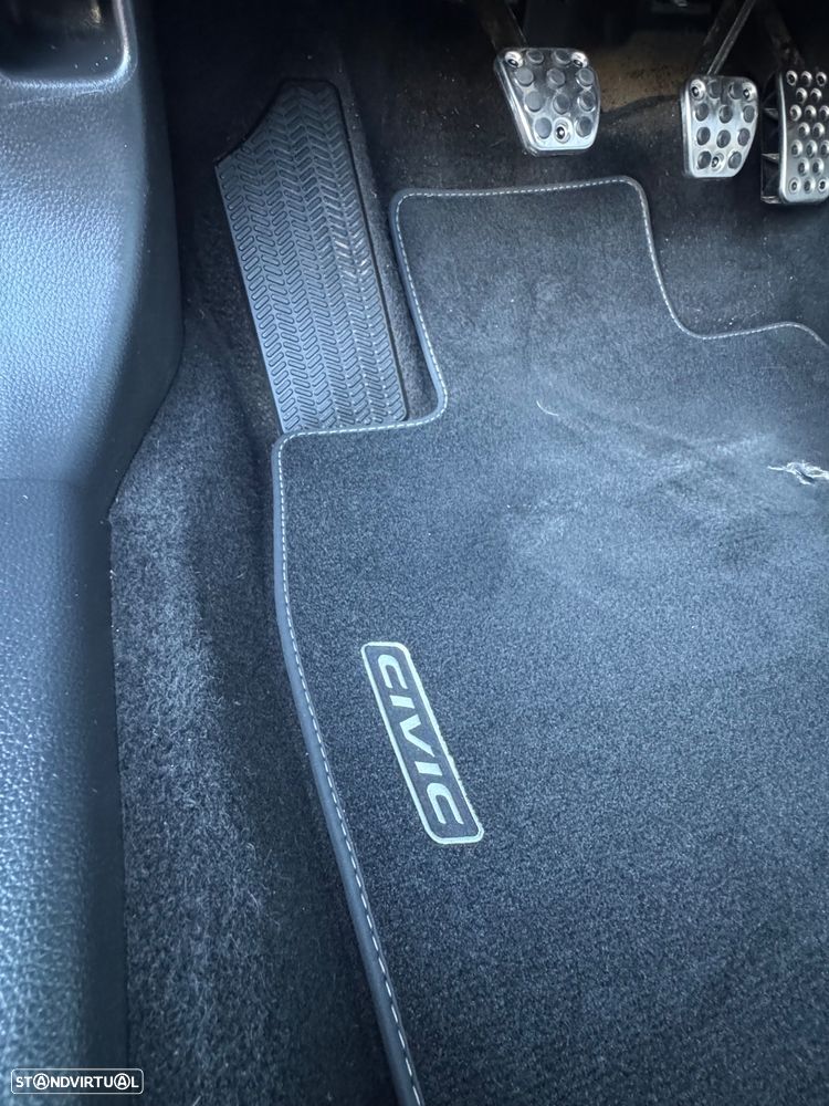 Honda Civic 1.5 i-VTEC Sport Plus - 32