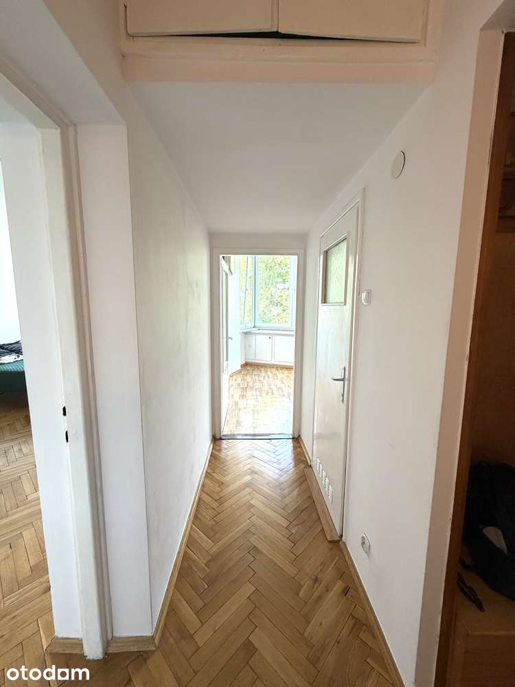 Wysokie jednopokojowe mieszkanie na Starym Mokotowie blisko SGH