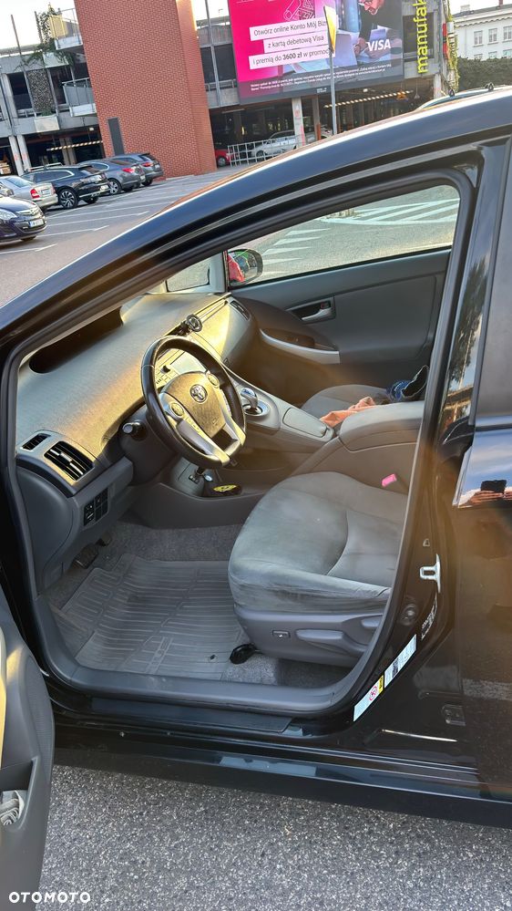 Toyota Prius 1.8 HSD Premium - 29