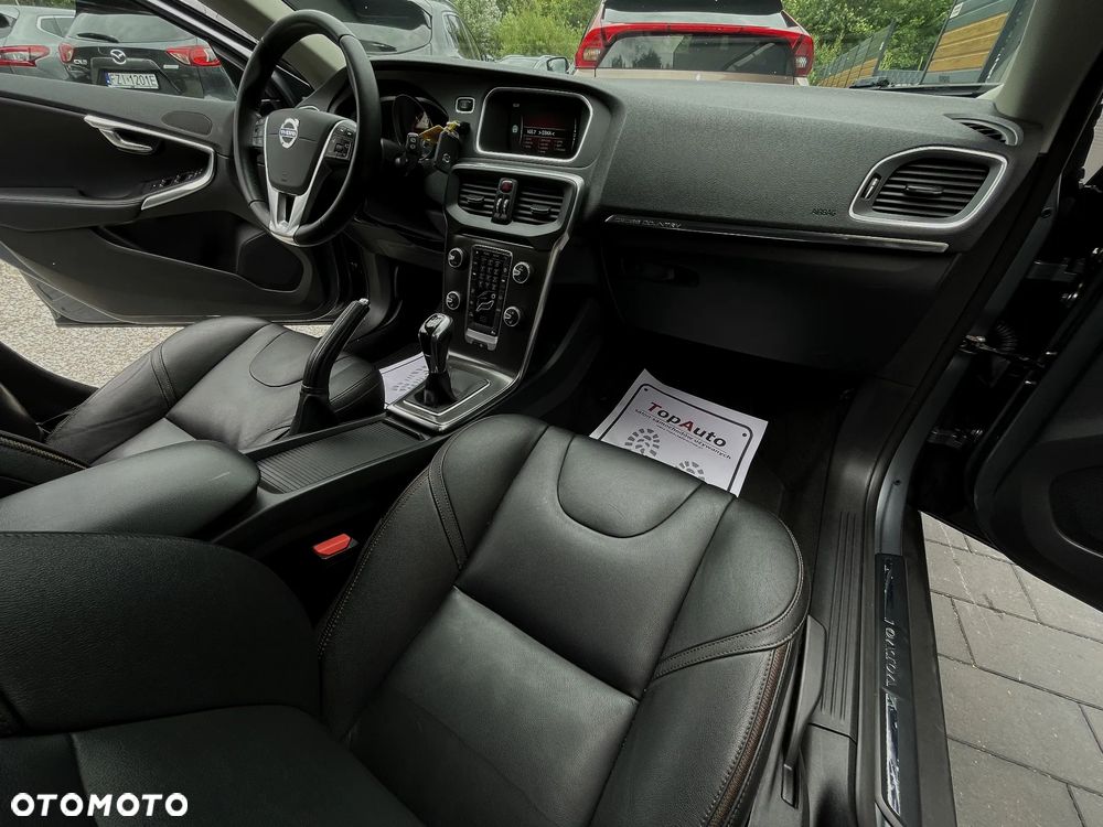 Volvo V40 Cross Country D3 Momentum - 16