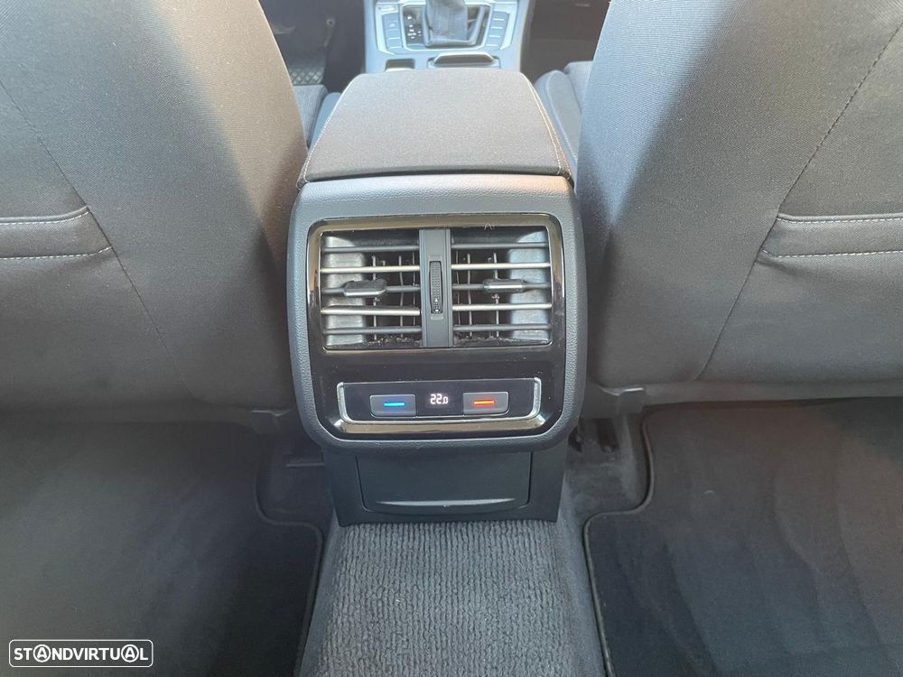 VW Passat Variant 2.0 TDi Confortline DSG - 18