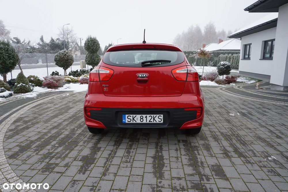 Kia Rio 1.2 L - 4