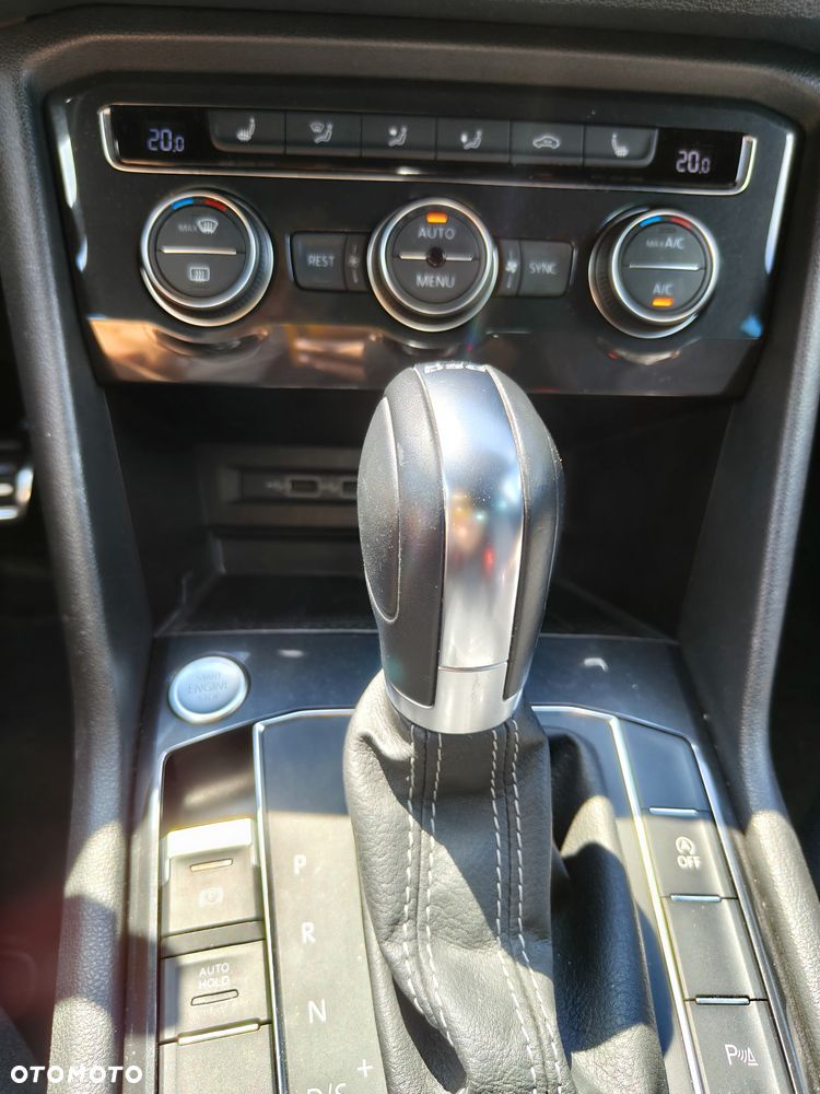 Volkswagen Tiguan - 14