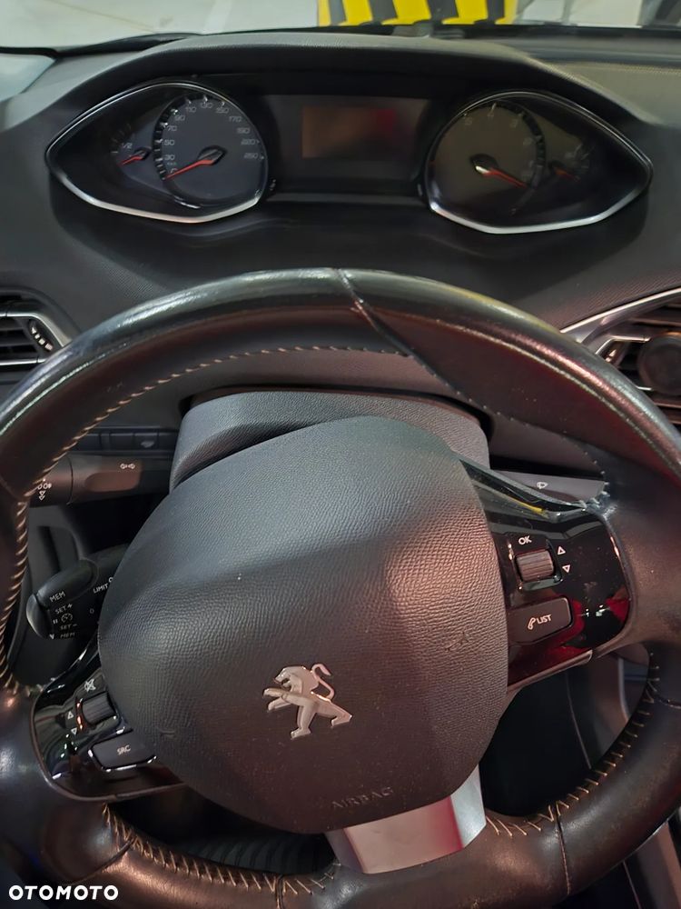 Peugeot 308 - 16