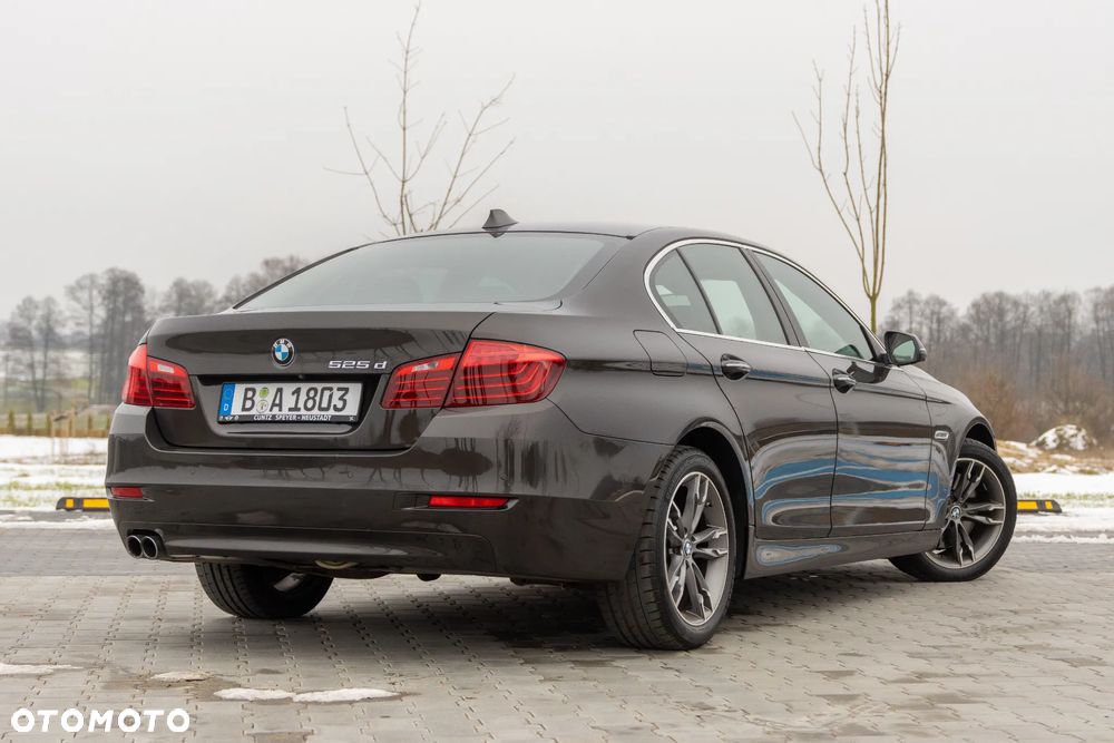 BMW Seria 5 525d - 9