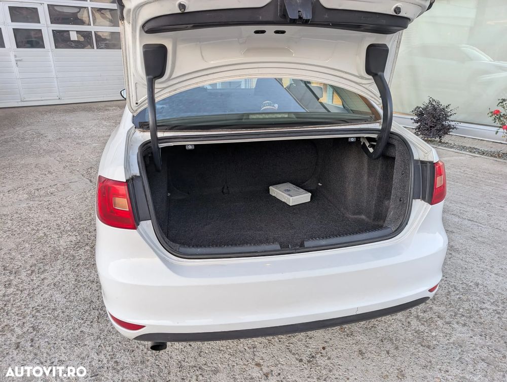 Volkswagen Jetta 1.2 TSI Trendline - 16