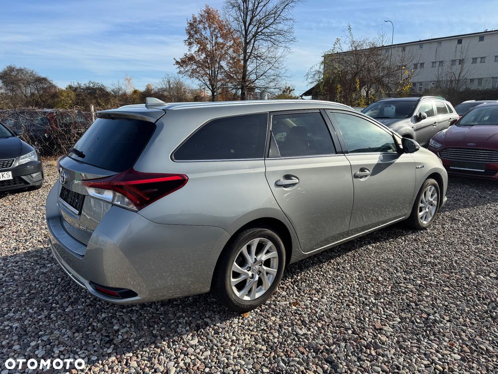 Toyota Auris Touring Sports Hybrid Edition-S - 12
