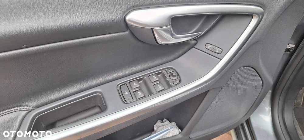 Volvo V60 Cross Country D3 Drive-E Summum - 10