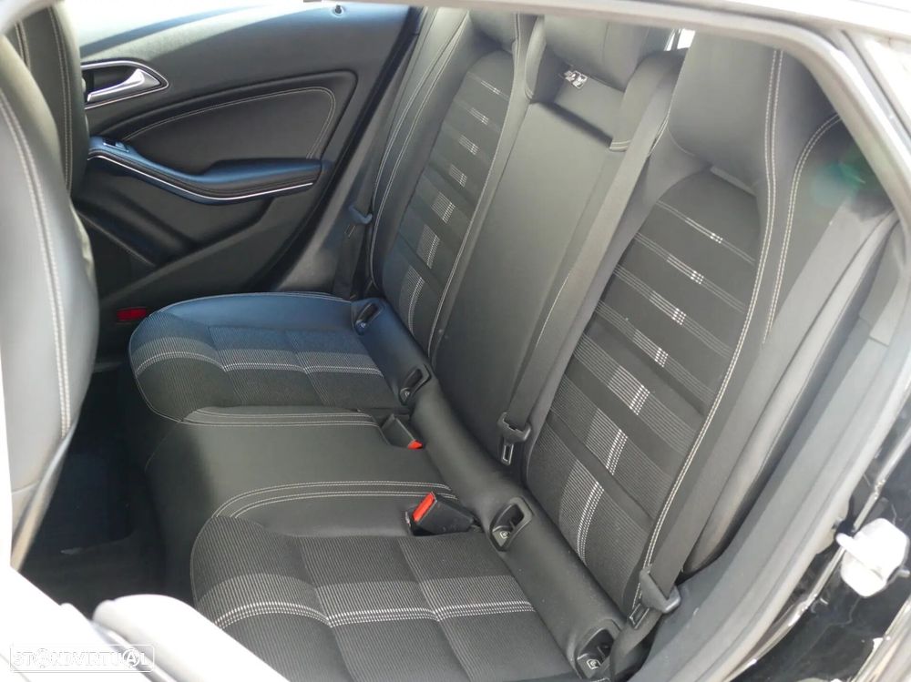 Mercedes-Benz CLA 180 d Shooting Brake Urban - 26