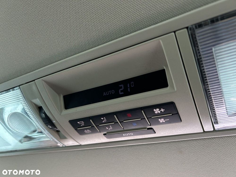 Volkswagen Multivan 2.0 BiTDI L1 Edition DSG - 23
