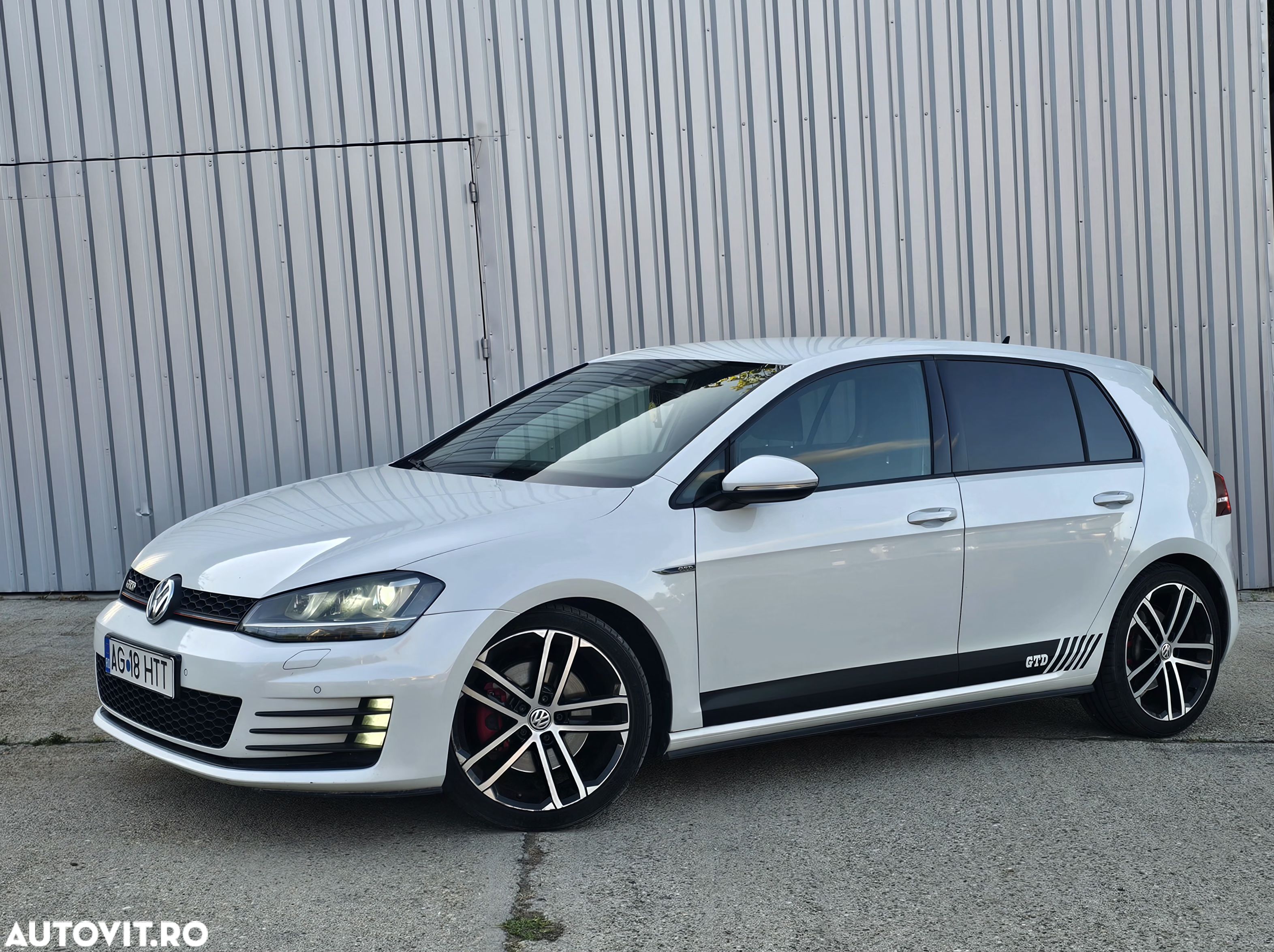 Volkswagen Golf 2.0 TDI DSG GTD - 1