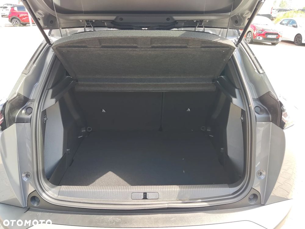 Peugeot 2008 Hybrid 145 e-DSC GT - 11