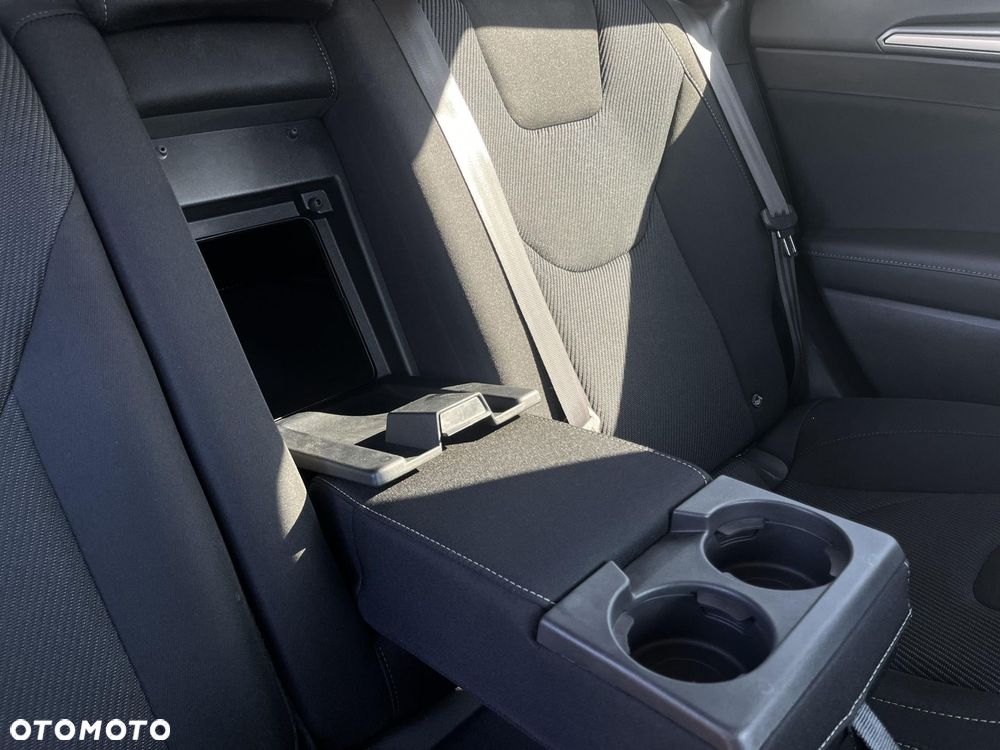 Ford Mondeo 2.0 TDCi Titanium PowerShift - 19
