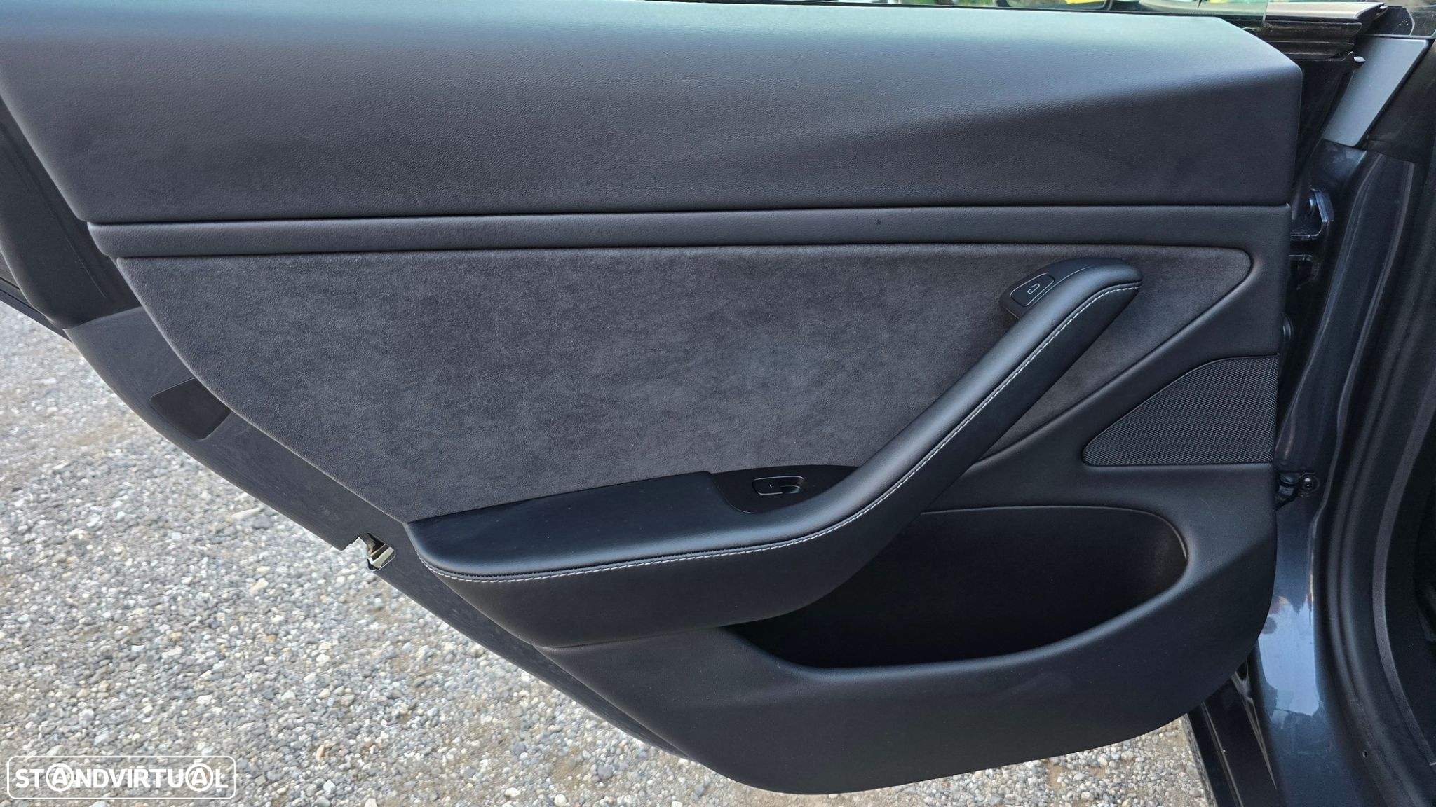 Tesla Model 3 - 44