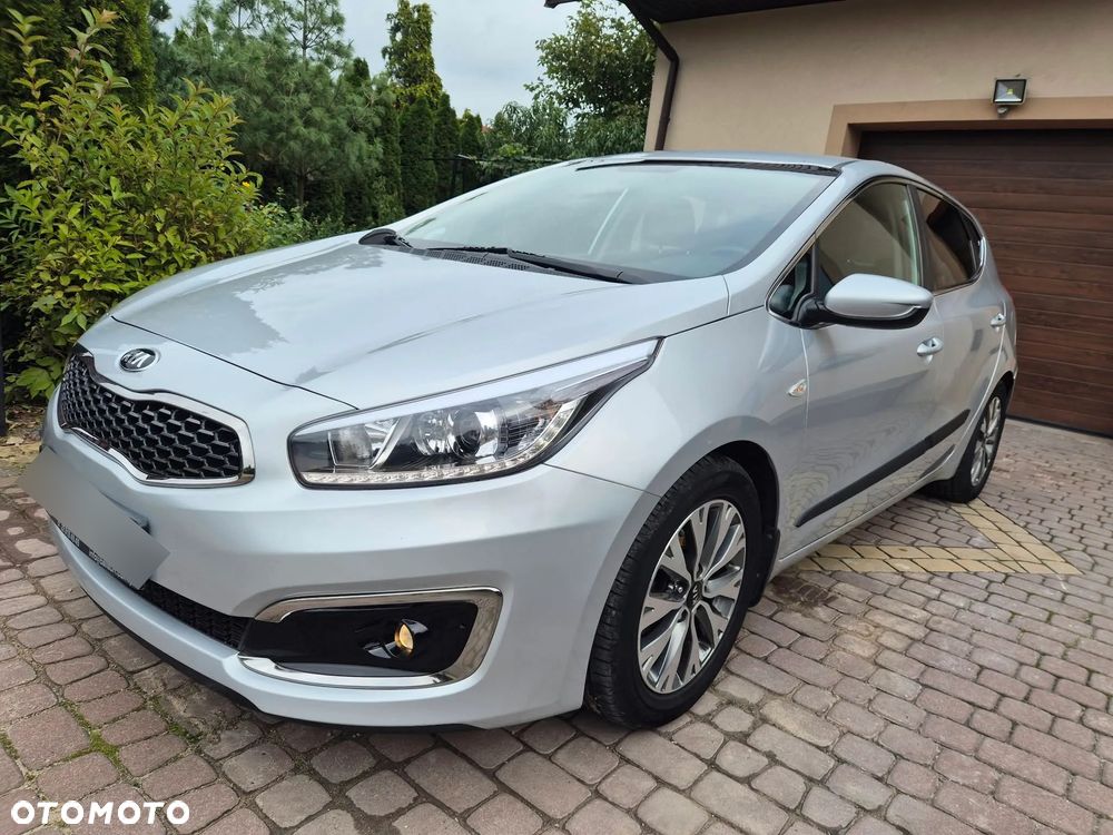 Kia Ceed 1.6 GDI L Business Line - 26